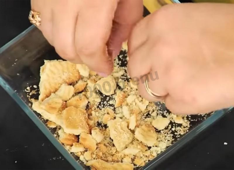 Шаг 2 приготовления Классическая шоколадная колбаска из печенья и какао со сгущенкой