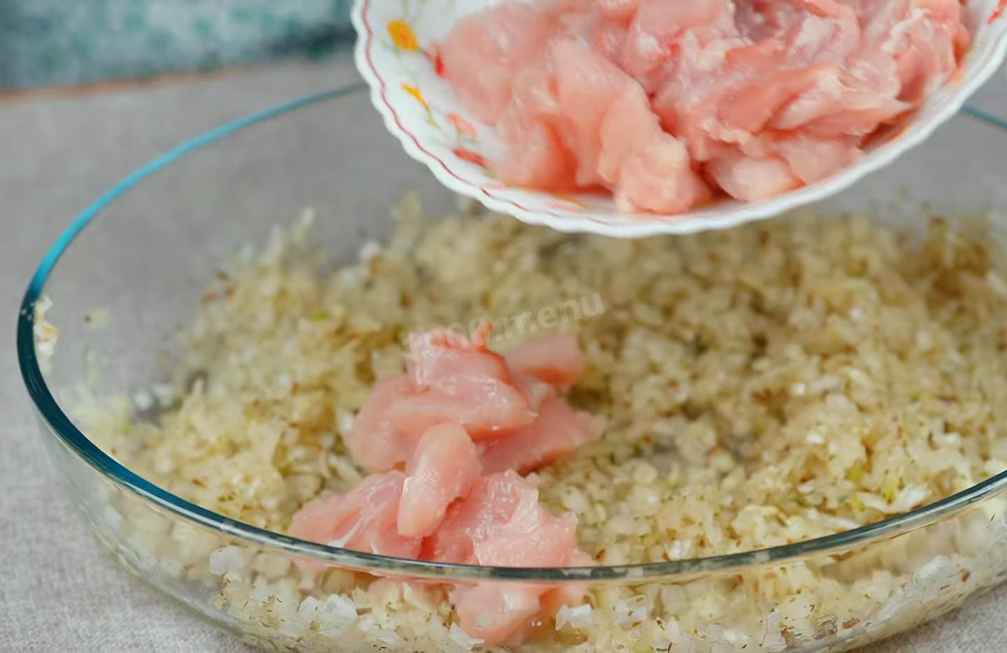 Шаг 14 приготовления Пирог с курицей и картошкой на кефире