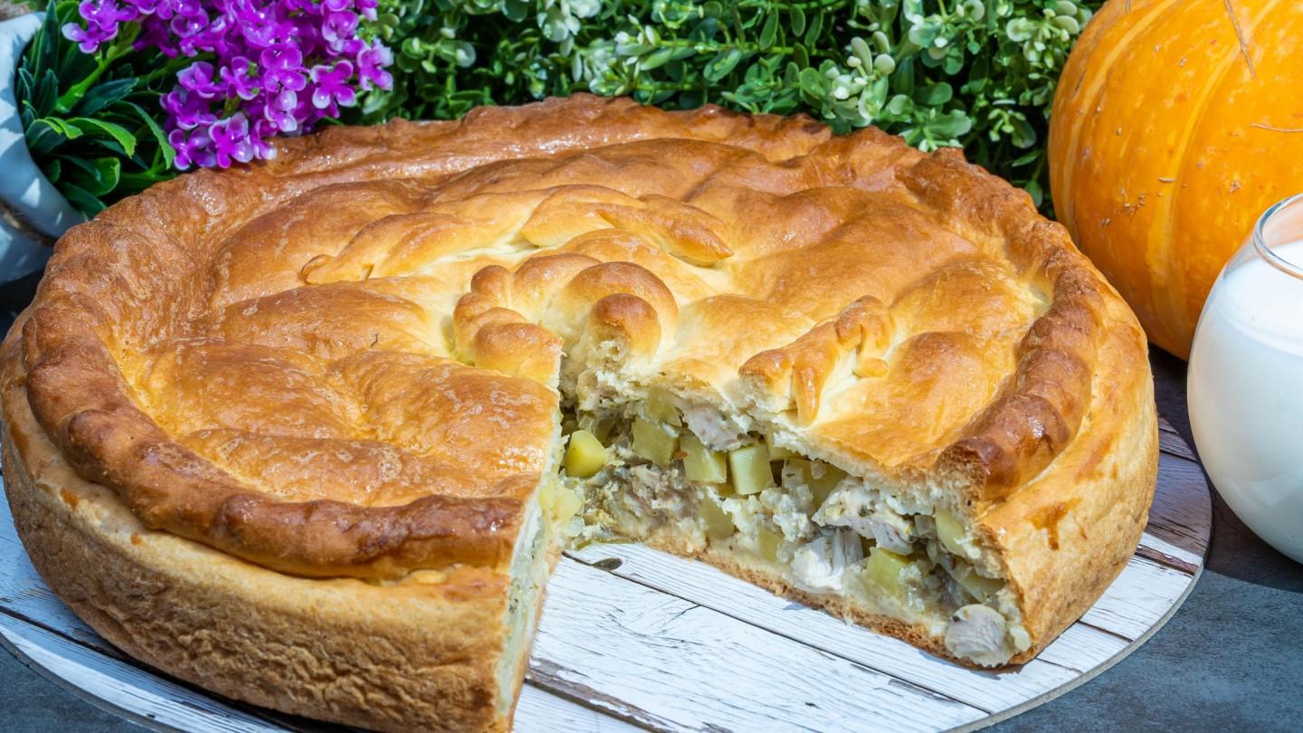 Шаг 30 приготовления Пирог с курицей и картошкой на кефире
