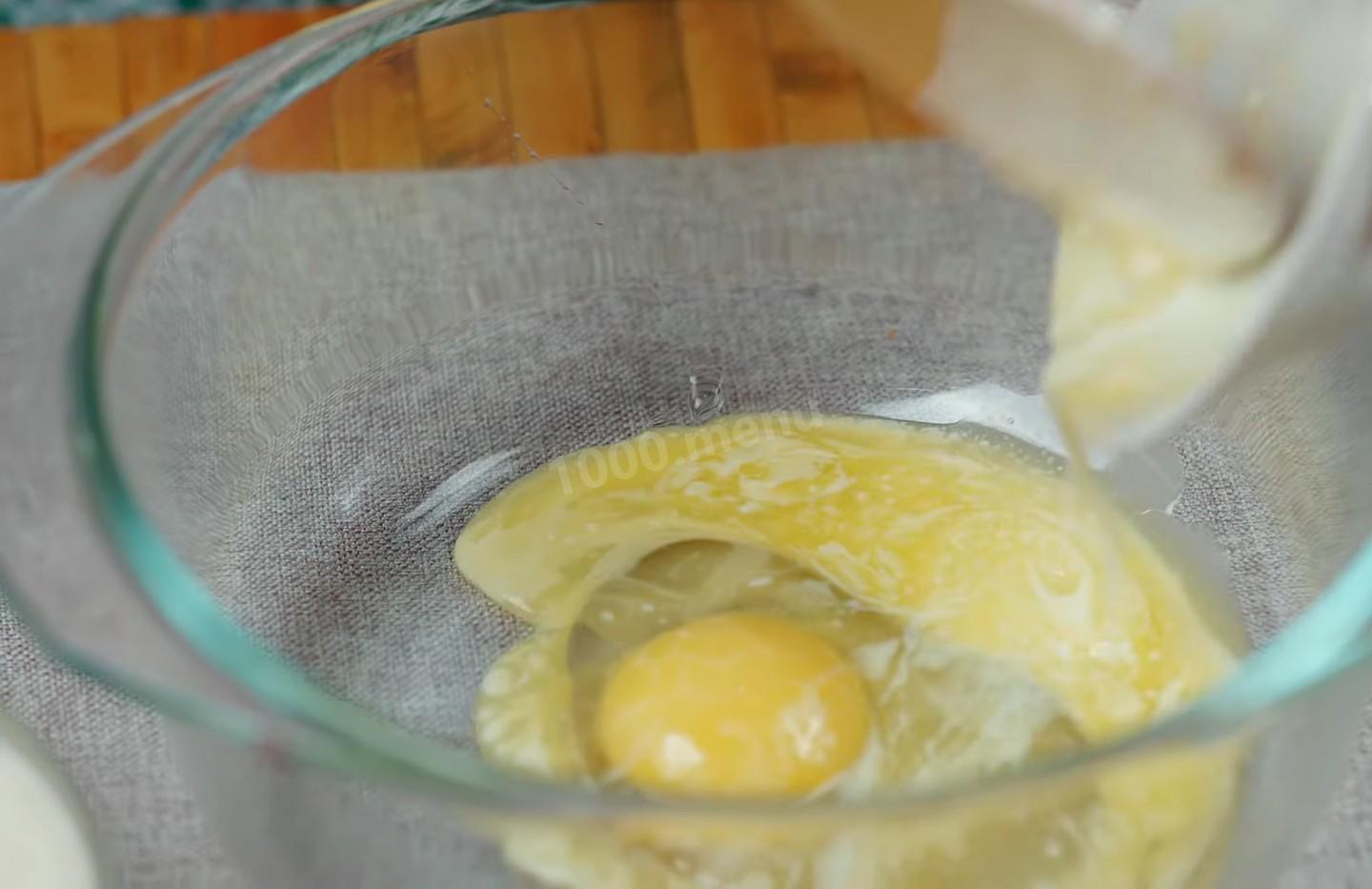 Шаг 5 приготовления Пирог с курицей и картошкой на кефире