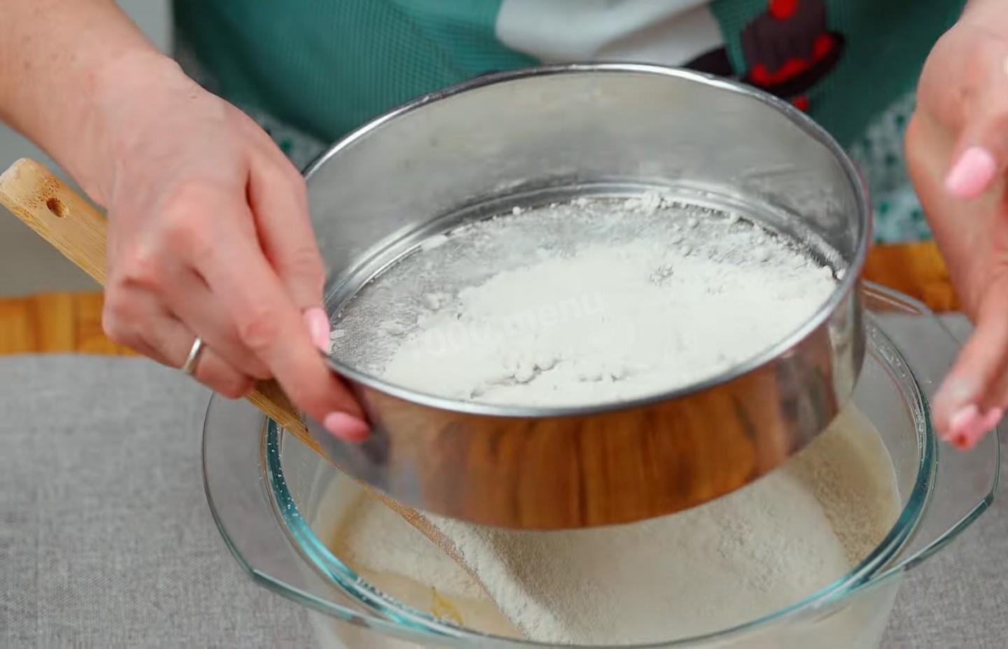 Шаг 8 приготовления Пирог с курицей и картошкой на кефире