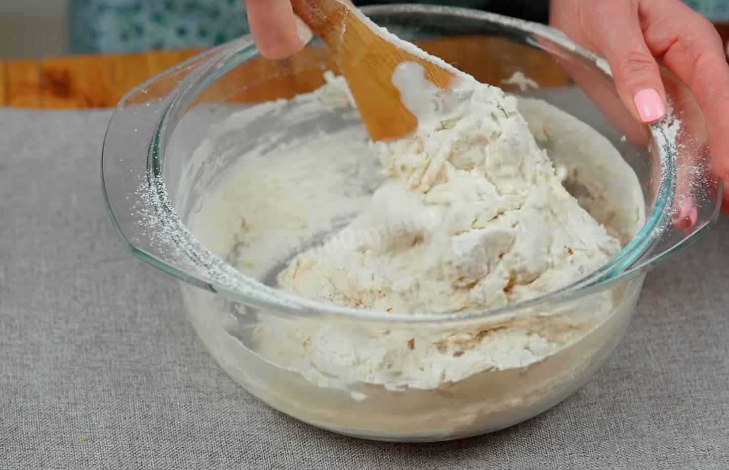 Шаг 9 приготовления Пирог с курицей и картошкой на кефире