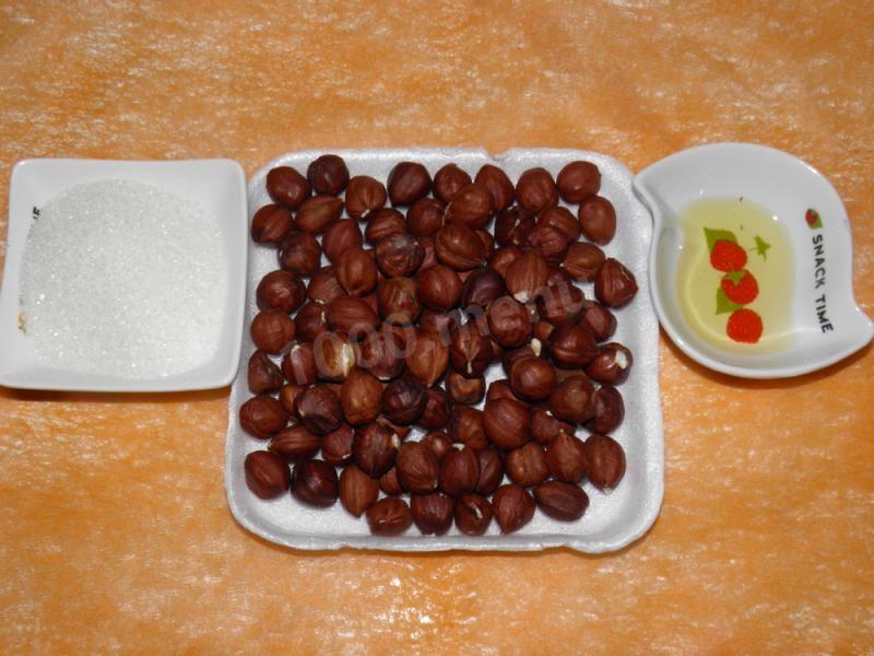 Шаг 1 приготовления Лесные орехи в сахаре