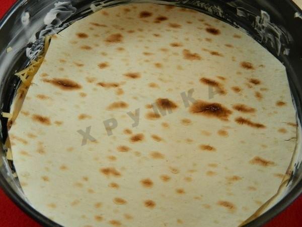 Шаг 5 приготовления Сырный пирог из лаваша в духовке
