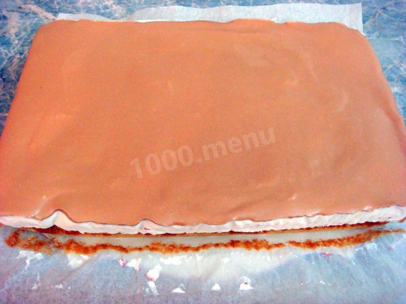 Шаг 30 приготовления Пляцок Клубника в шоколаде с йогуртом