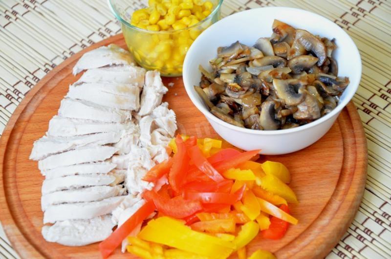 Шаг 7 приготовления Французский пирог киш с курицей и грибами