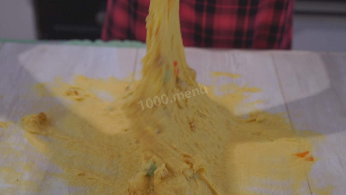 Шаг 15 приготовления Кулич на молоке с цукатами и грецкими орехами