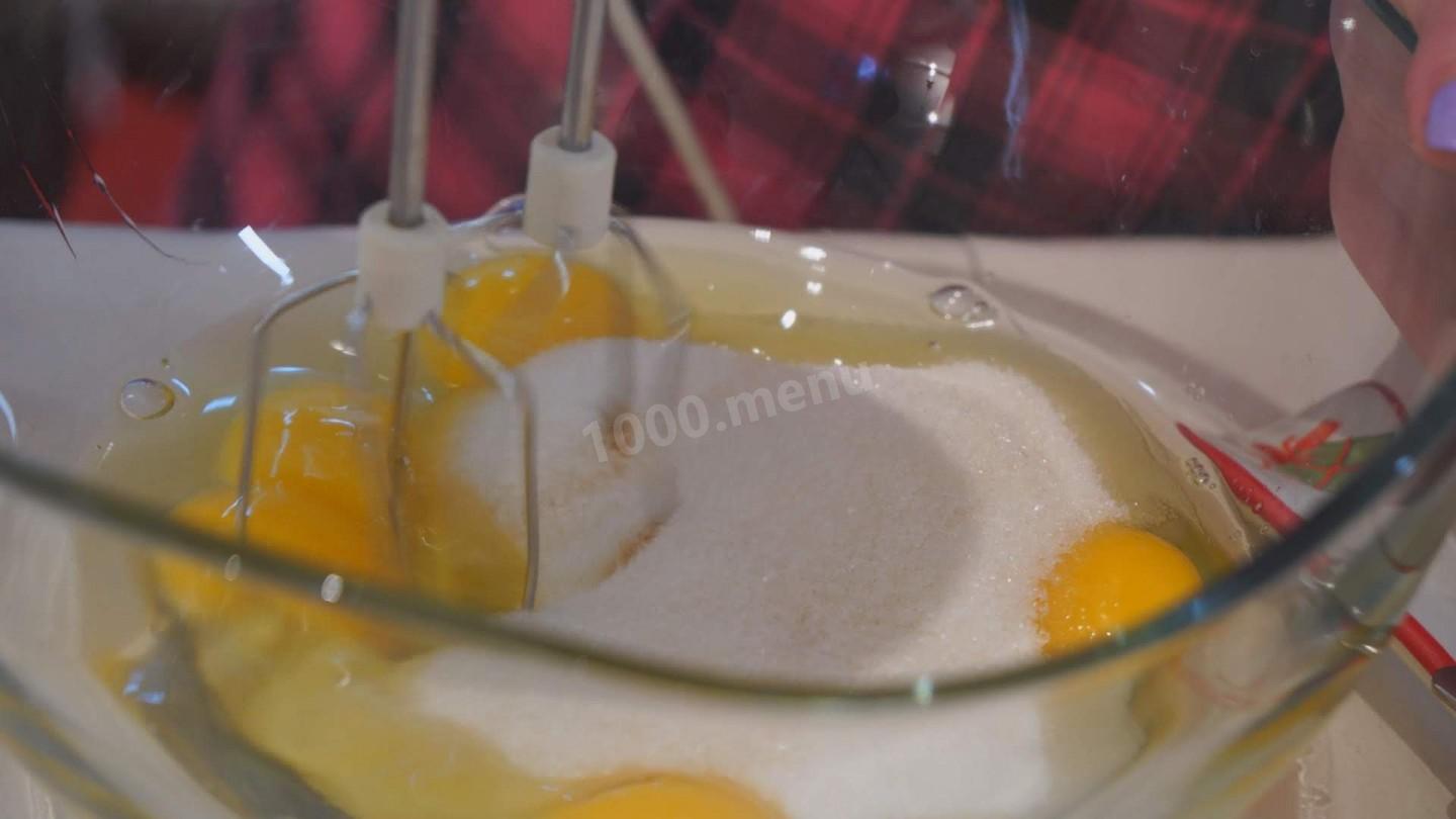 Шаг 6 приготовления Кулич на молоке с цукатами и грецкими орехами