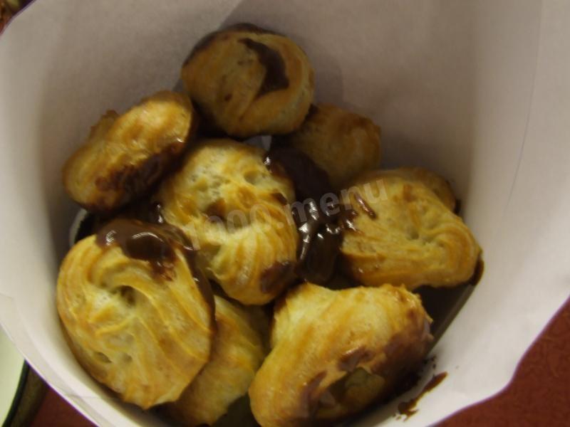 Шаг 7 приготовления Шоколадная елка из профитролей Croquembouche
