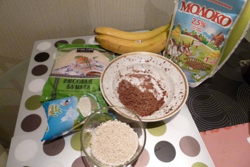 Шаг 1 приготовления Бананы в рисовой бумаге с творогом