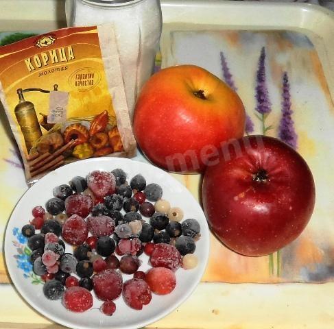 Шаг 1 приготовления Яблоки в микроволновке с ягодами и корицей