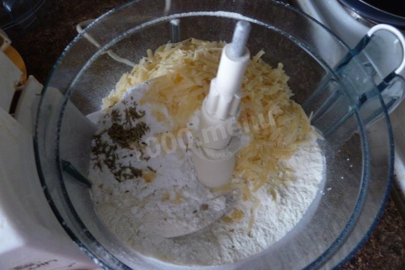 Шаг 3 приготовления Печенье с пармезаном и розмарином