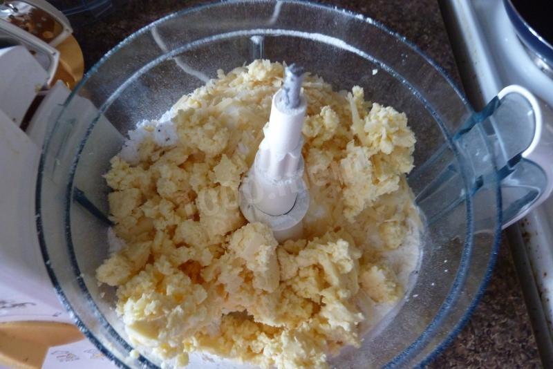 Шаг 4 приготовления Печенье с пармезаном и розмарином