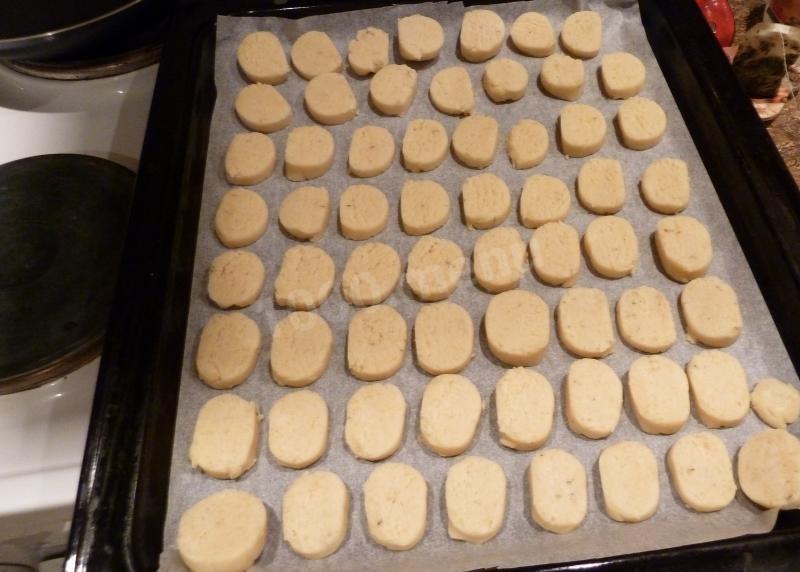 Шаг 7 приготовления Печенье с пармезаном и розмарином