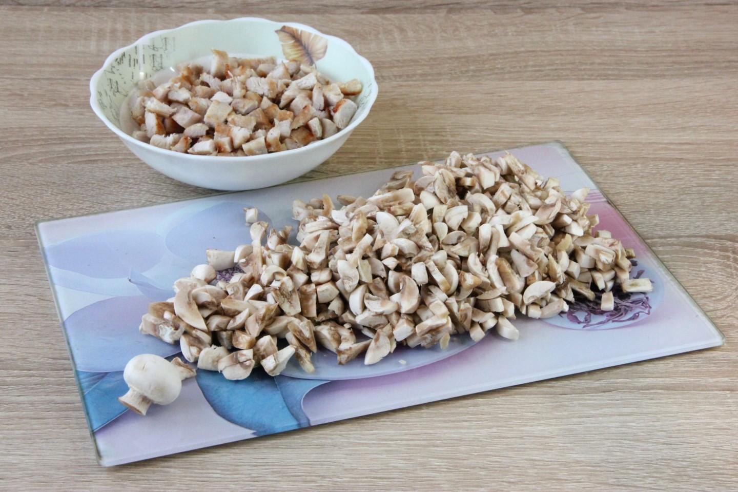 Шаг 10 приготовления Тарталетки с курицей грибами и сыром в духовке