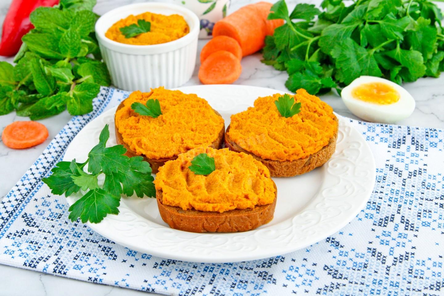 Шаг 10 приготовления Паштет с морковью яйцом и луком