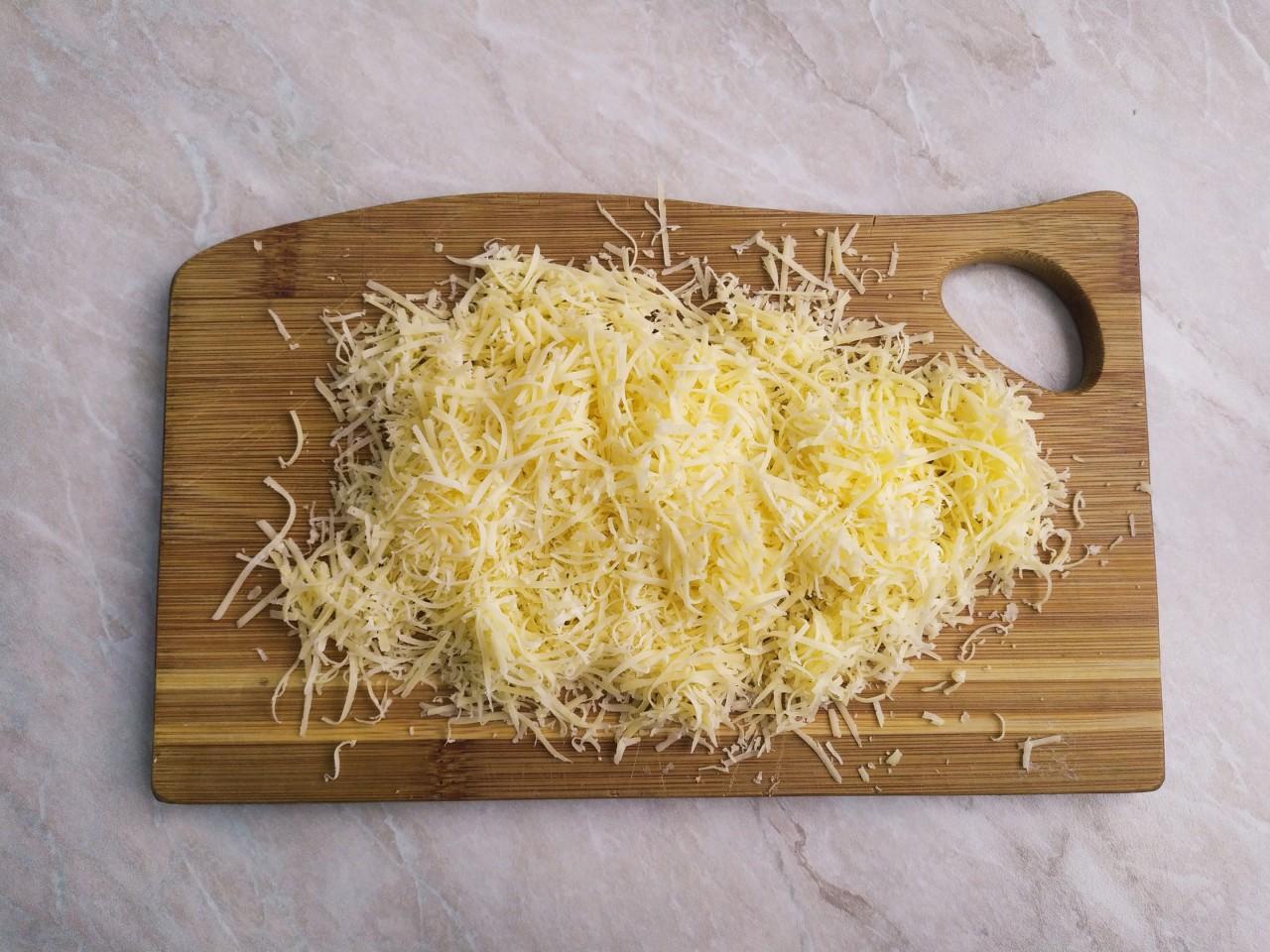 Шаг 7 приготовления Жареные баклажаны с сыром