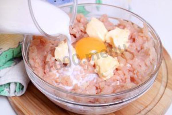 Шаг 3 приготовления Куриные сосиски домашние в пищевой пленке