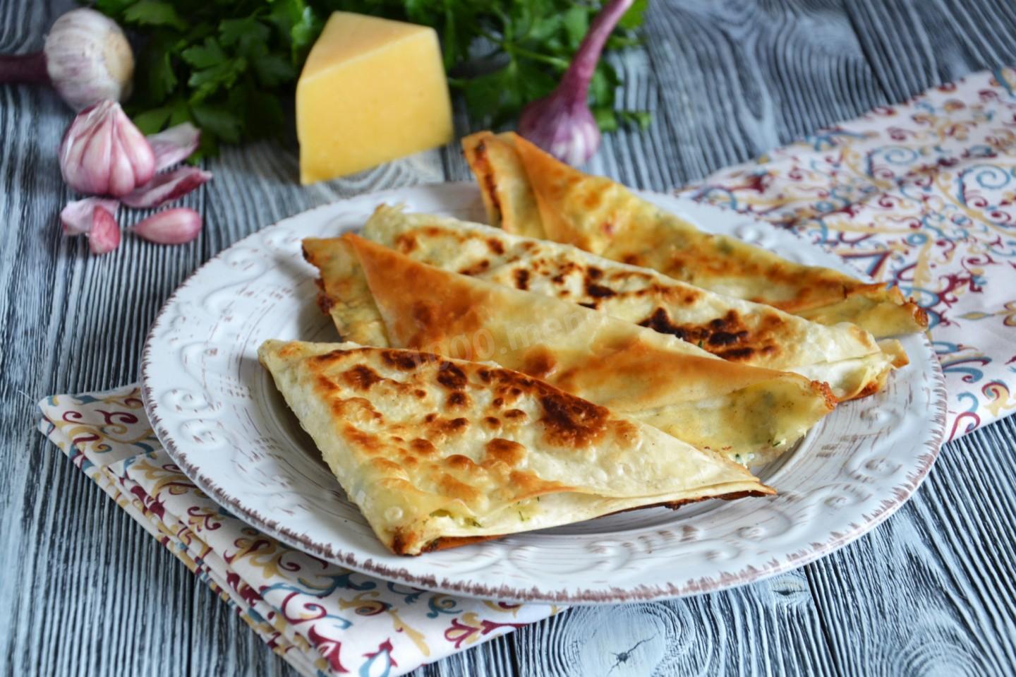 Шаг 11 приготовления Конвертики из лаваша с сыром