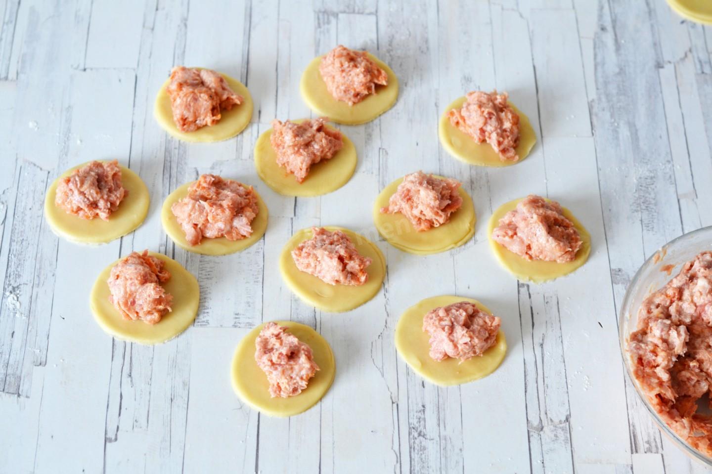 Шаг 14 приготовления Маленькие закусочные пирожки с мясом