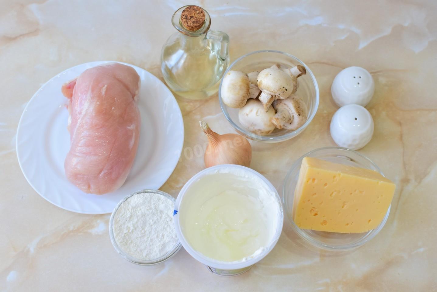 Шаг 1 приготовления Жульен с курицей и грибами со сметаной
