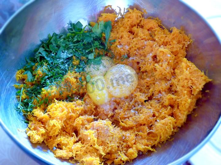 Шаг 1 приготовления Морковный рулет из моркови и плавленного сыра