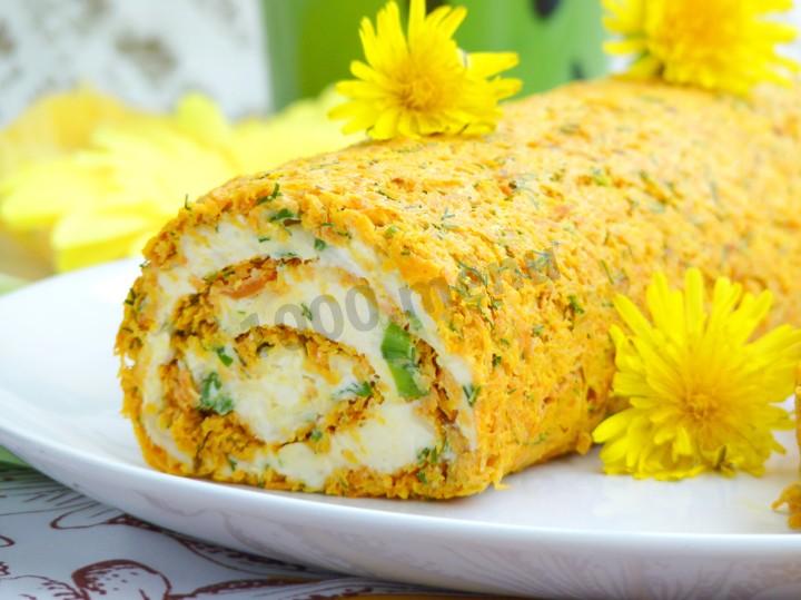 Шаг 9 приготовления Морковный рулет из моркови и плавленного сыра