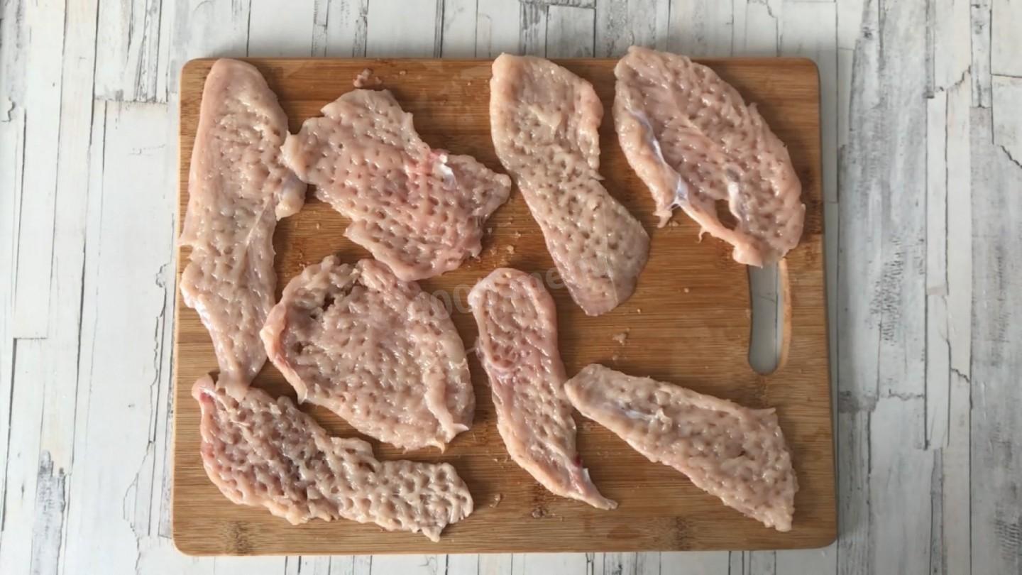 Шаг 3 приготовления Куриные рулетики в беконе в духовке