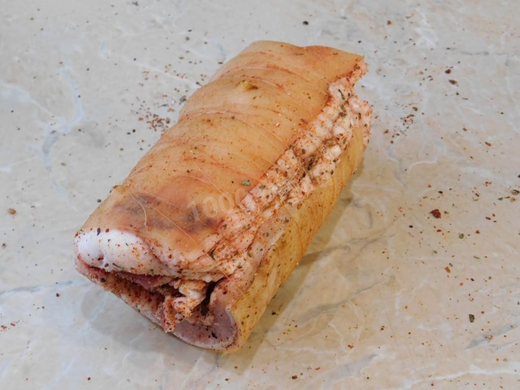 Шаг 5 приготовления Рулет из свиной брюшины