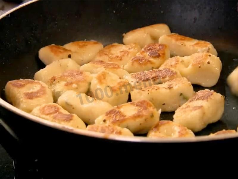 Шаг 12 приготовления картофельные ньеки от Гордона Рамзи