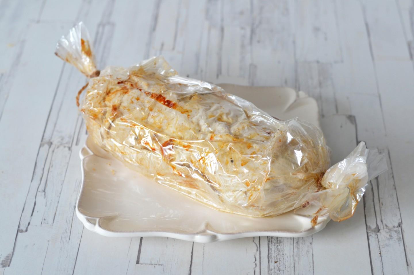 Шаг 15 приготовления Рулет из куриного филе в духовке