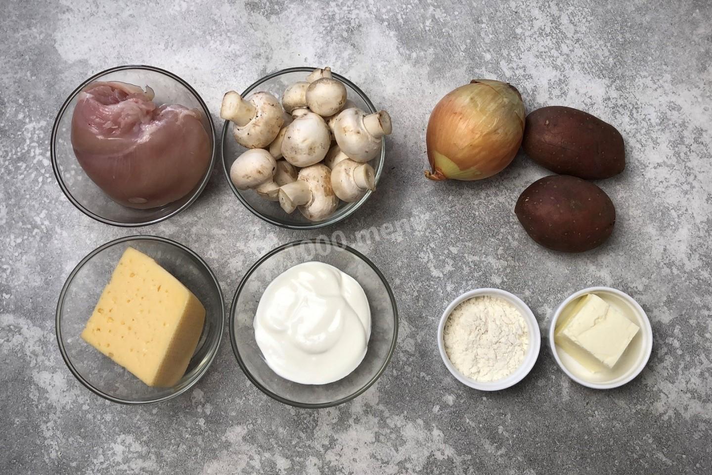 Шаг 1 приготовления Жульен с картошкой курицей и грибами в духовке