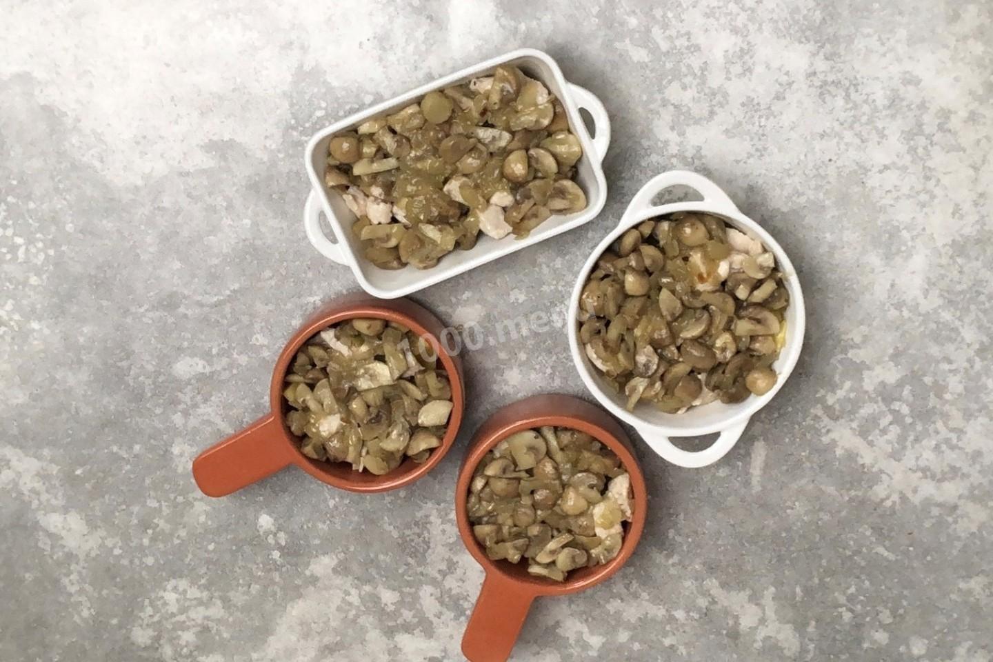 Шаг 14 приготовления Жульен с картошкой курицей и грибами в духовке
