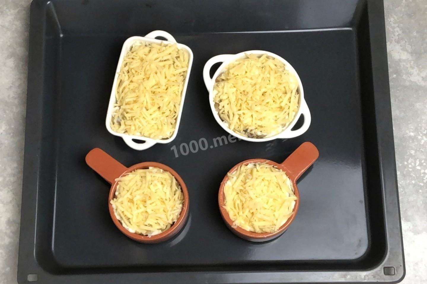 Шаг 17 приготовления Жульен с картошкой курицей и грибами в духовке