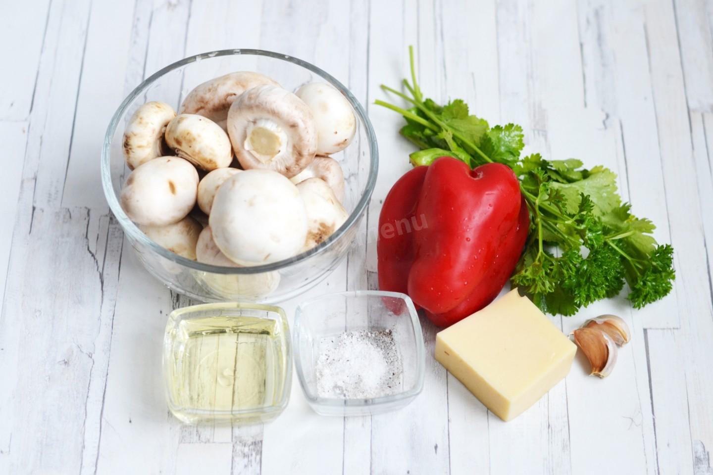 Шаг 5 приготовления Куриные рулетики с грибами и сыром в духовке