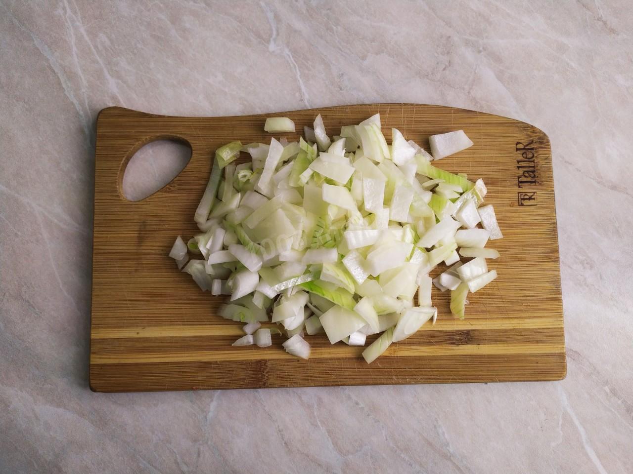 Шаг 2 приготовления Лук фри