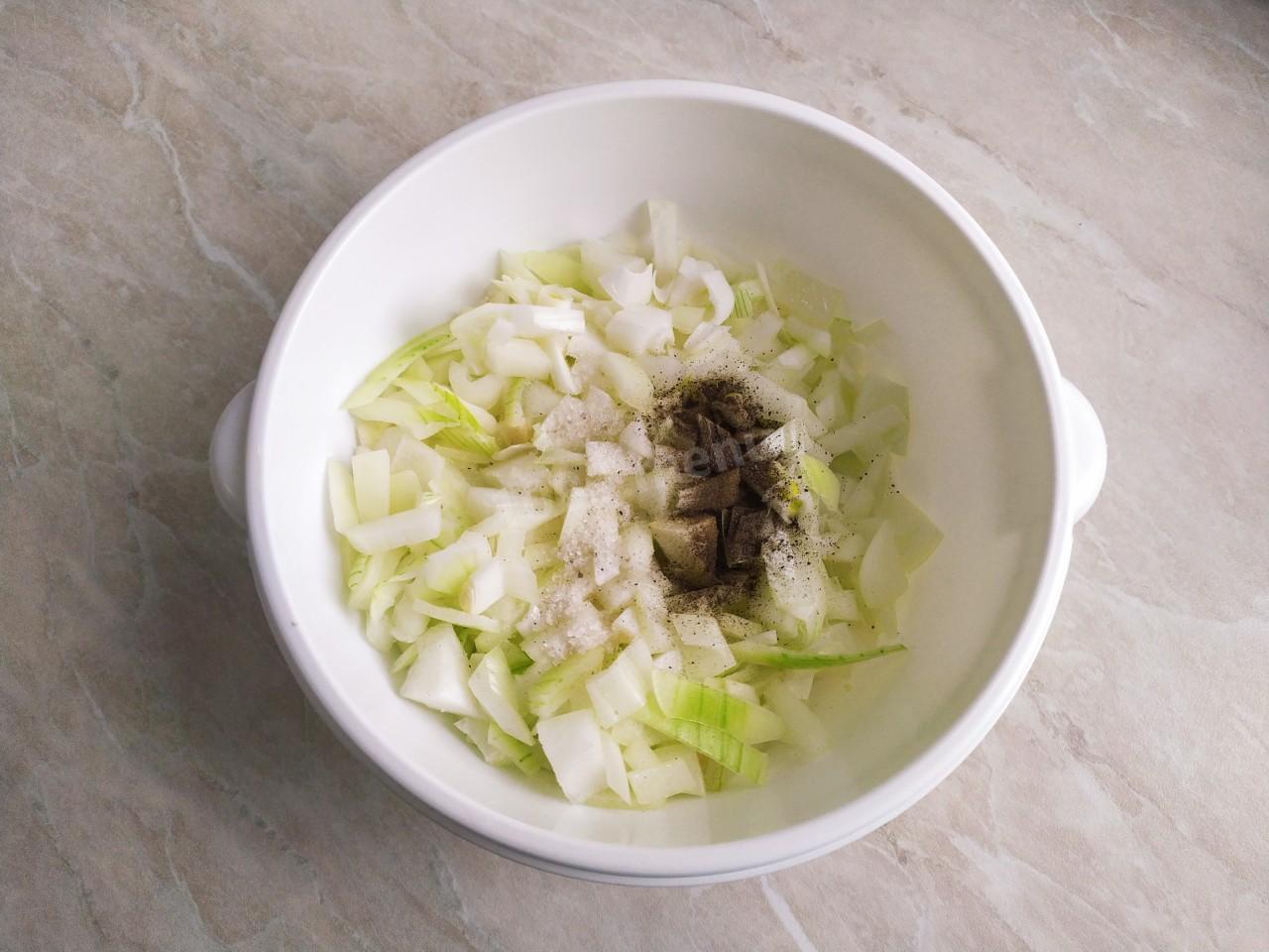 Шаг 3 приготовления Лук фри