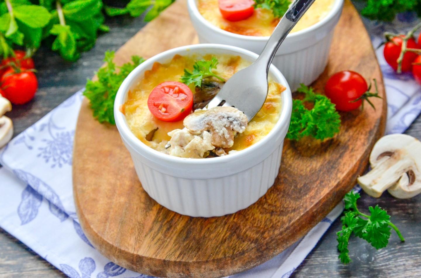 Шаг 14 приготовления Классический жульен с курицей и грибами
