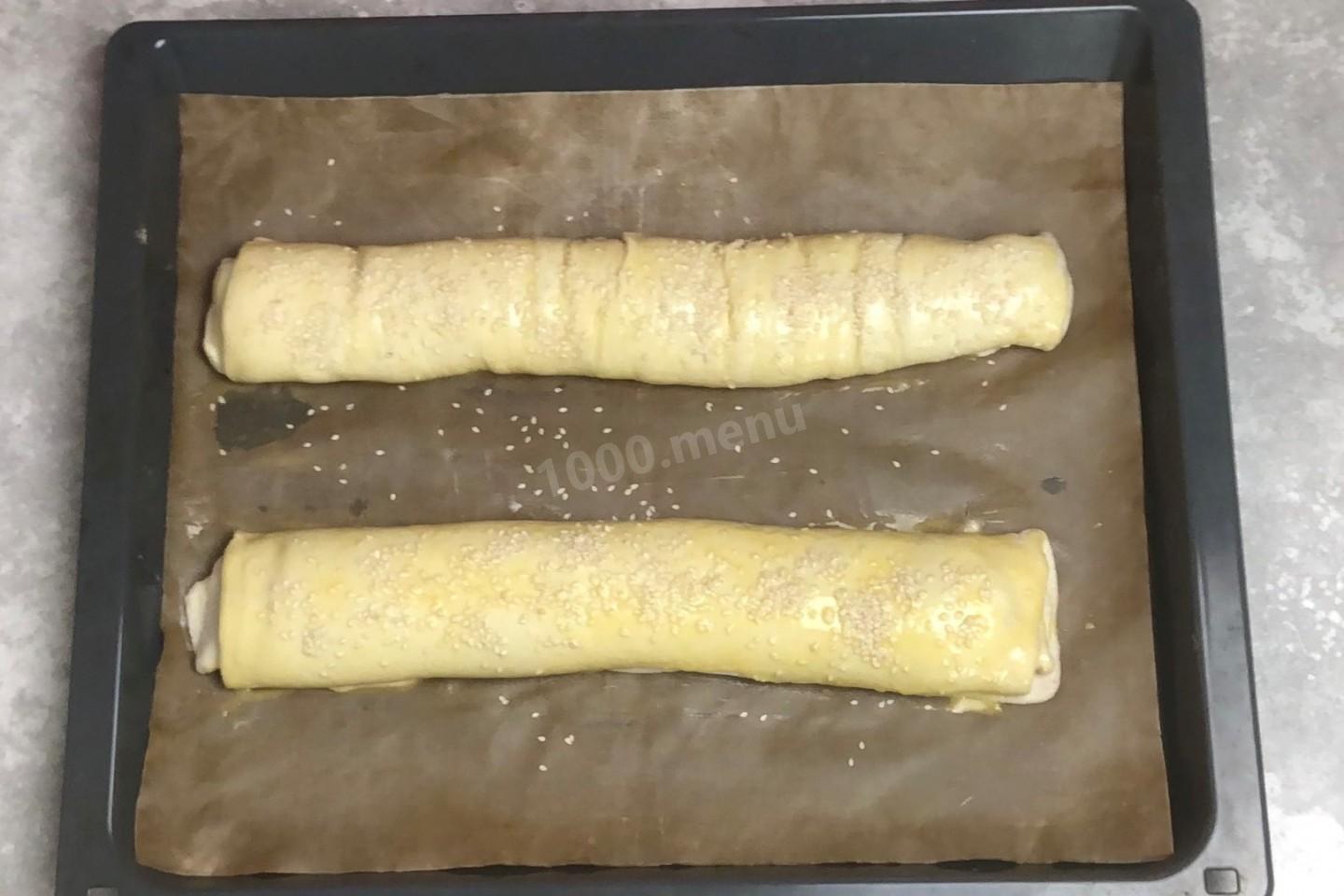 Шаг 10 приготовления Штрудель с мясом из слоеного теста