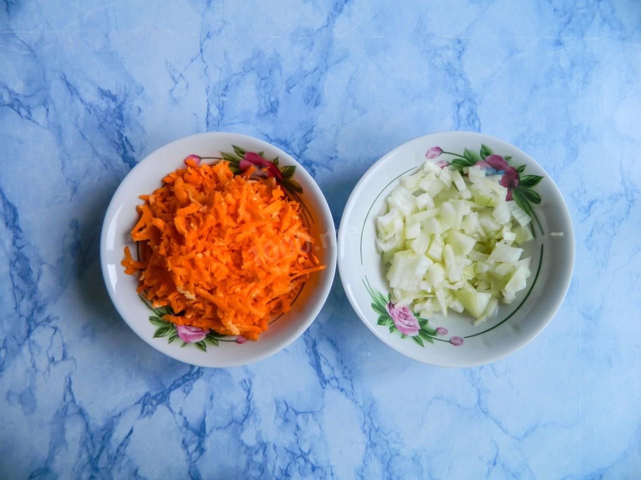 Шаг 7 приготовления Закусочный торт из куриного, мясного фарша