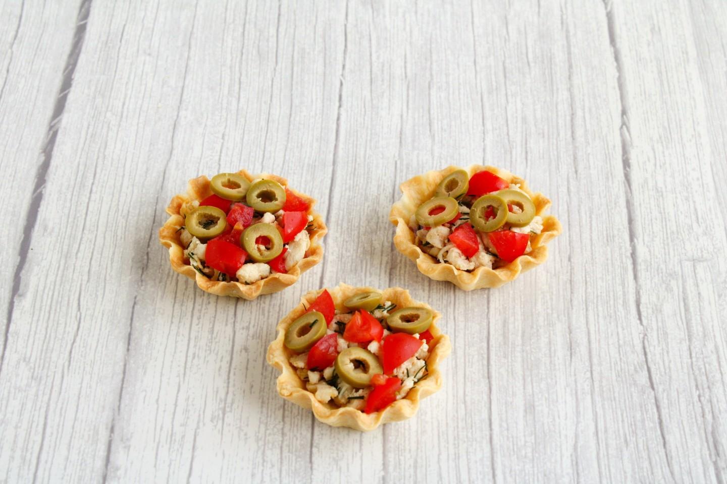 Шаг 10 приготовления Курица в тарталетках в духовке