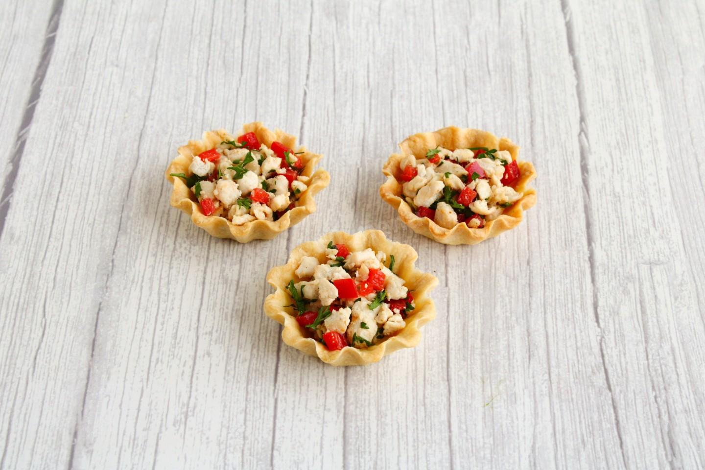 Шаг 11 приготовления Курица в тарталетках в духовке