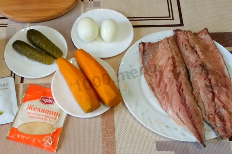 Шаг 1 приготовления Скумбрия с яйцом и морковью с желатином фаршированная