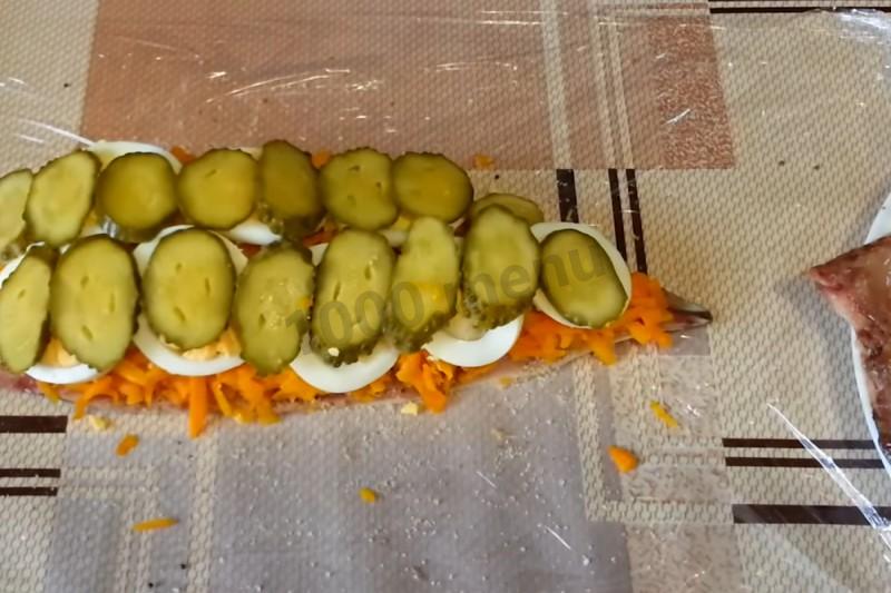 Шаг 9 приготовления Скумбрия с яйцом и морковью с желатином фаршированная