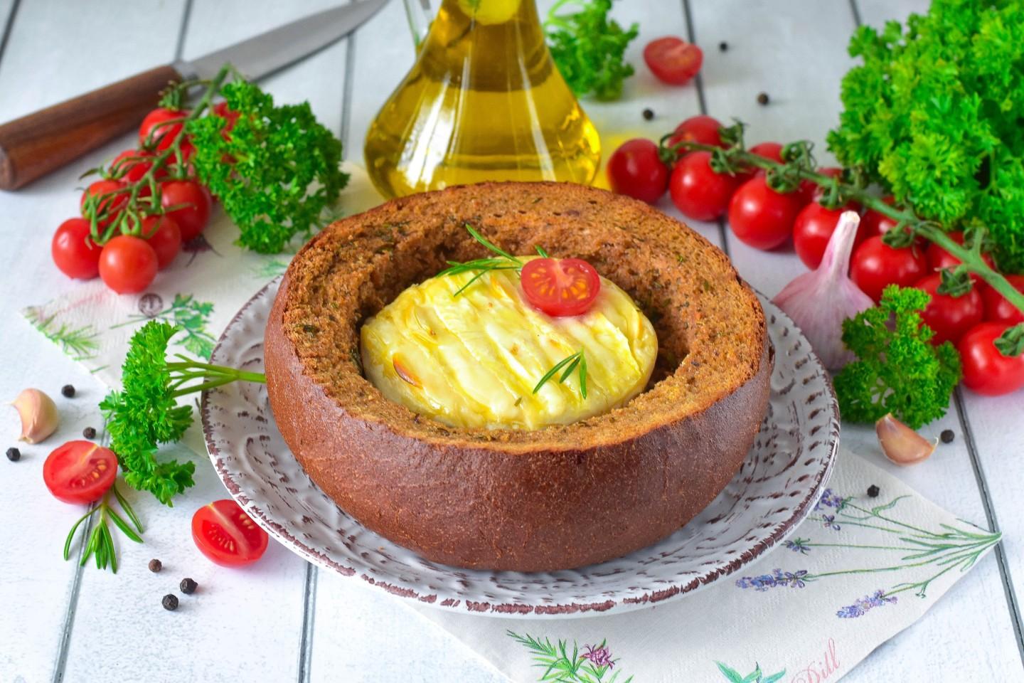 Обложка рецепта Сыр камамбер с хлебом
