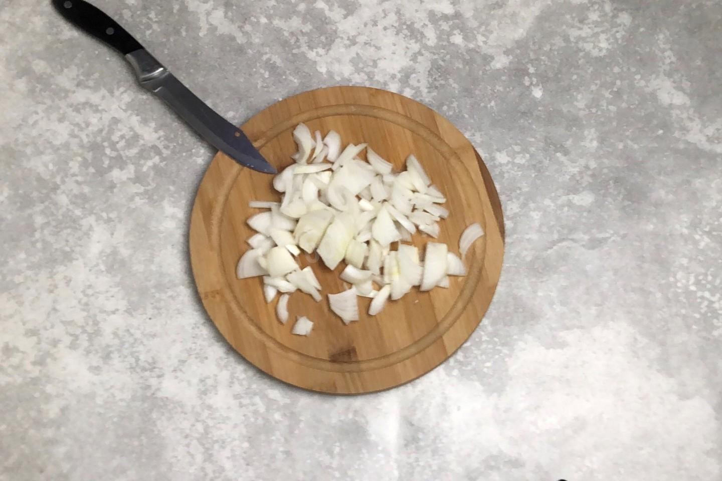 Шаг 2 приготовления Треска под маринадом из моркови и лука классическая
