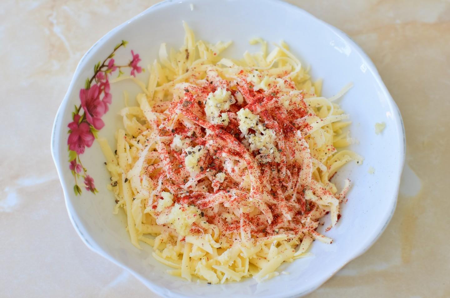 Шаг 2 приготовления Куриное филе с сыром на сковороде