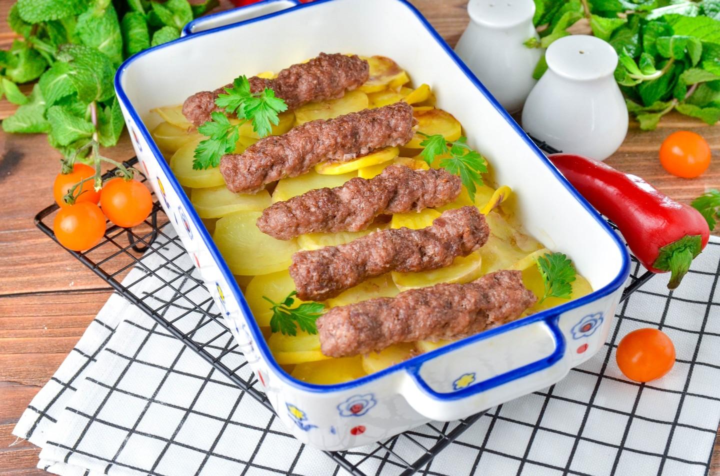 Шаг 8 приготовления Колбаски чевапчичи в духовке