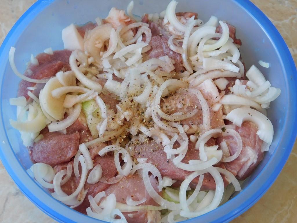 Шаг 4 приготовления Шашлык в красном вине на мангале