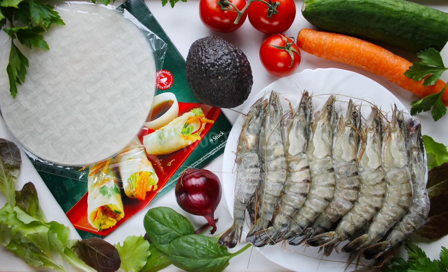 Шаг 1 приготовления Спринг роллы из рисовой бумаги с креветками и овощами